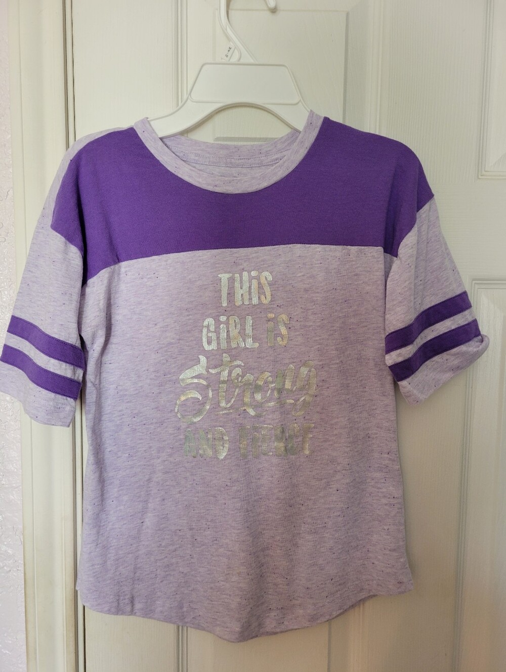 Girls' Lavender Purple Graphic Tee - This Girl Is Strong